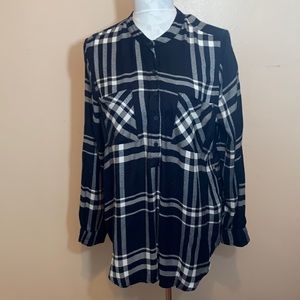 Lucky Brand🍀 Navy and White Plaid Long Sleeve Tunic Length Top